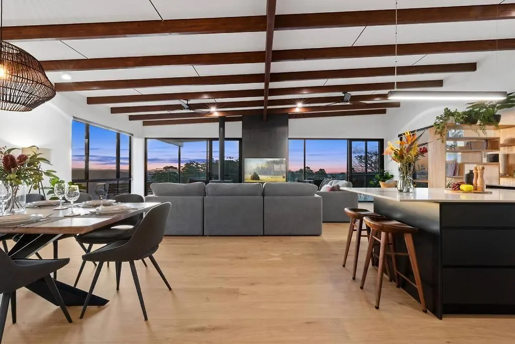 Chalet The Ridge At Maleny 3 Bedroom Executive Residence